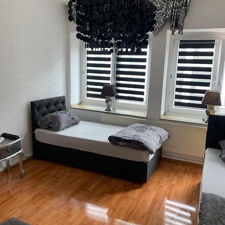 Unterkunft Ferienwohnung Mara Oberhausen Оберхаузен Екстериор снимка